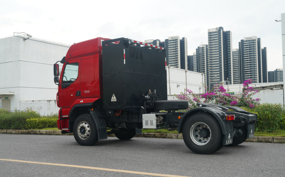 全新日野牵引车，性能卓越，引领行业新风潮